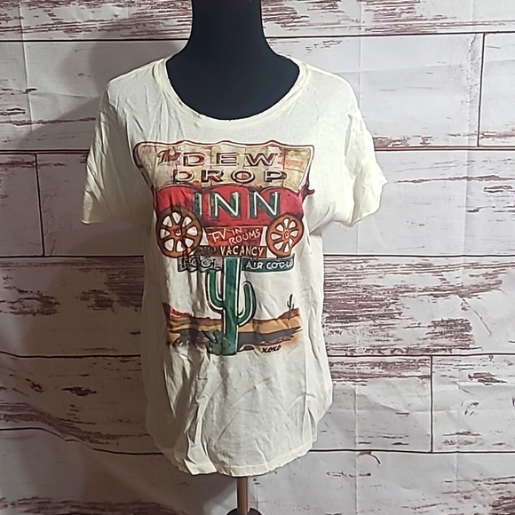 XOXO Tops - Xoxo Dew drop Inn tee Medium